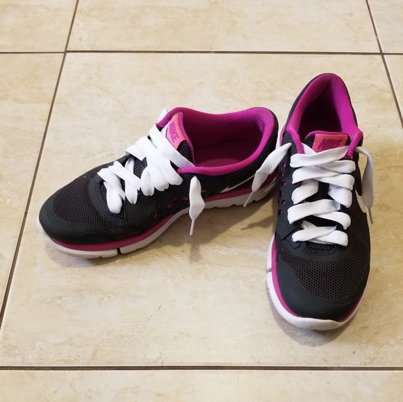 2 for 35|Nike Flex 2015 Run pink and gray shoe. - Picture 2 of 7